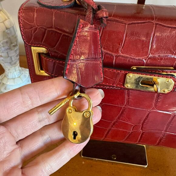 Rare Vintage Bally Kelly Style Croc Embossed Red Leather Handbag - Picture 2 of 14
